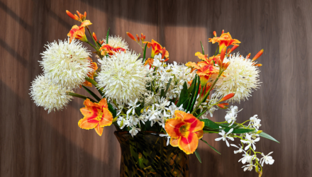 Hoa bồ công anh; Hoa loa kèn màu vàng cam; Hoa dơn màu đỏ cam – Decora